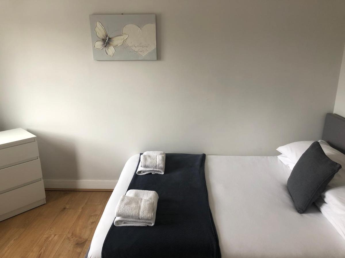 2 Bedroom Large First Floor Apartment With Free Parking لاوْبرو المظهر الخارجي الصورة
