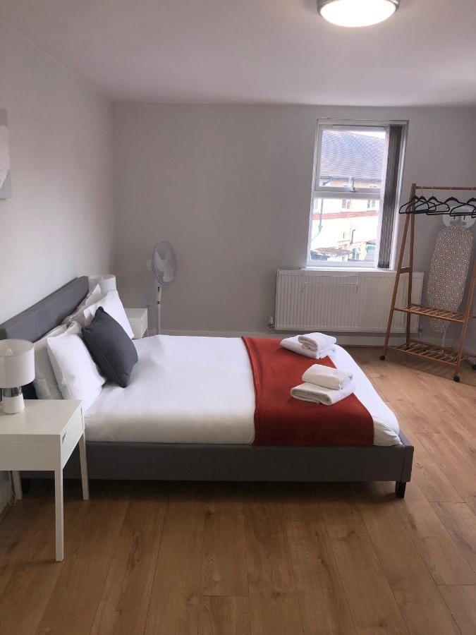 2 Bedroom Large First Floor Apartment With Free Parking لاوْبرو المظهر الخارجي الصورة