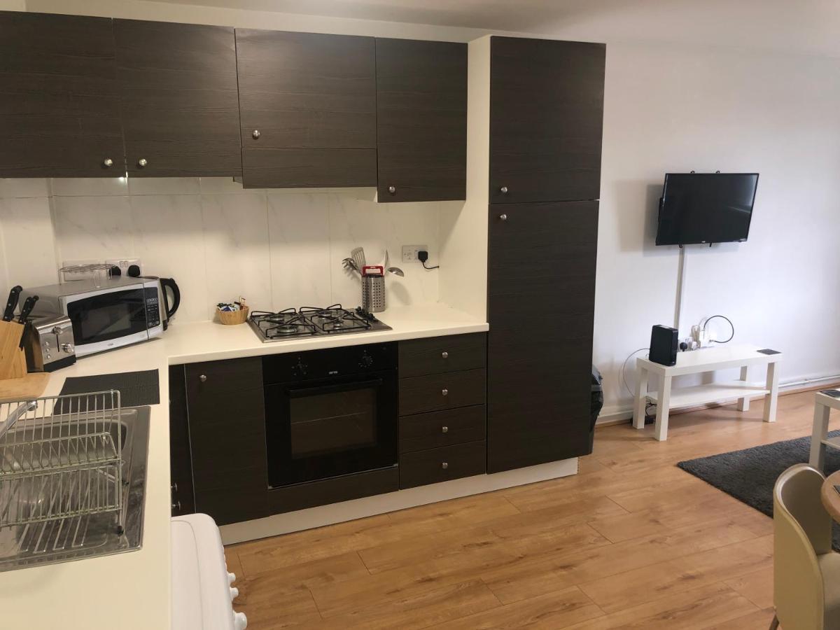 2 Bedroom Large First Floor Apartment With Free Parking لاوْبرو المظهر الخارجي الصورة